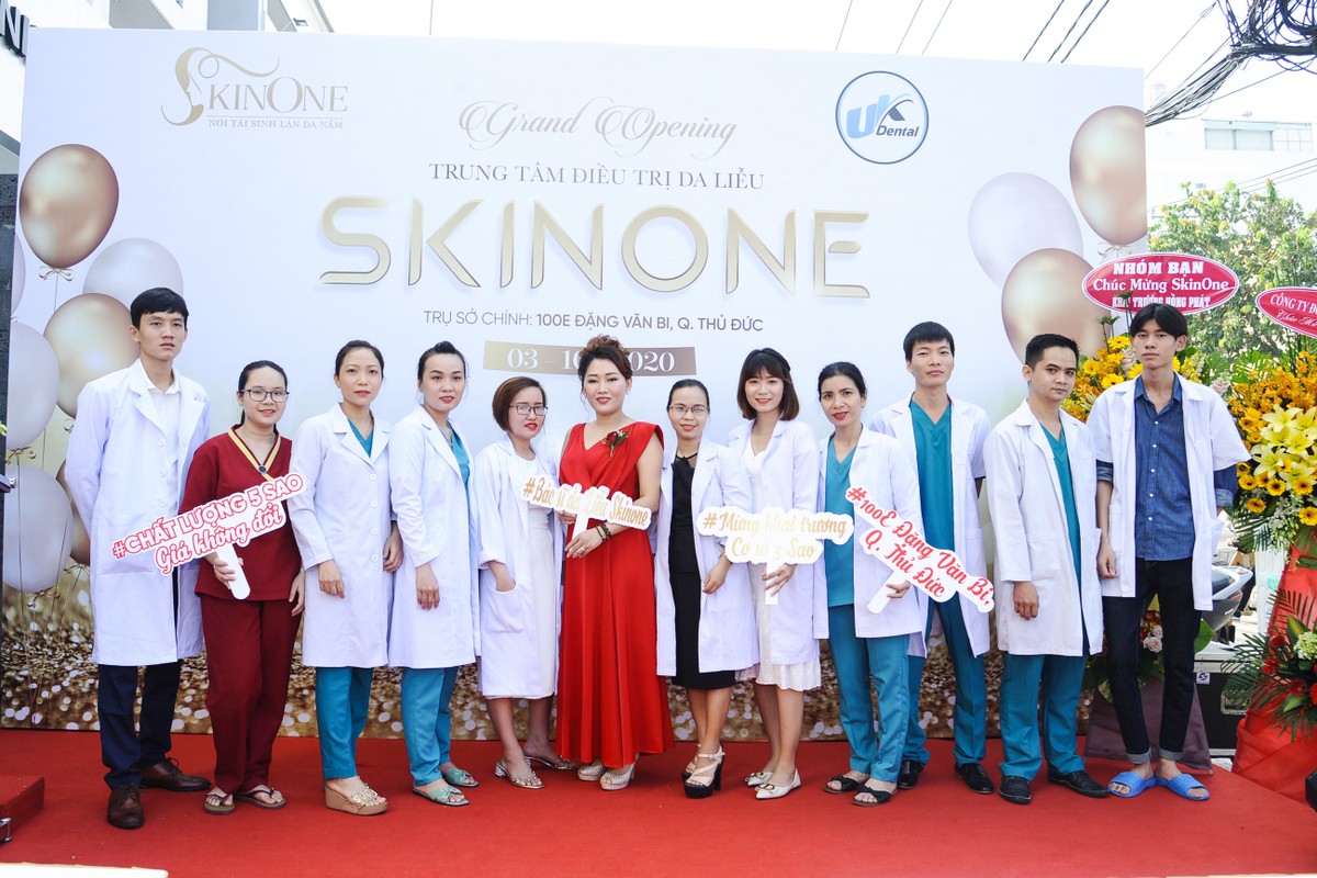 Đội ngũ bác sĩ có chuyên môn cao về da liễu tại phòng khám Da liễu SkinOne