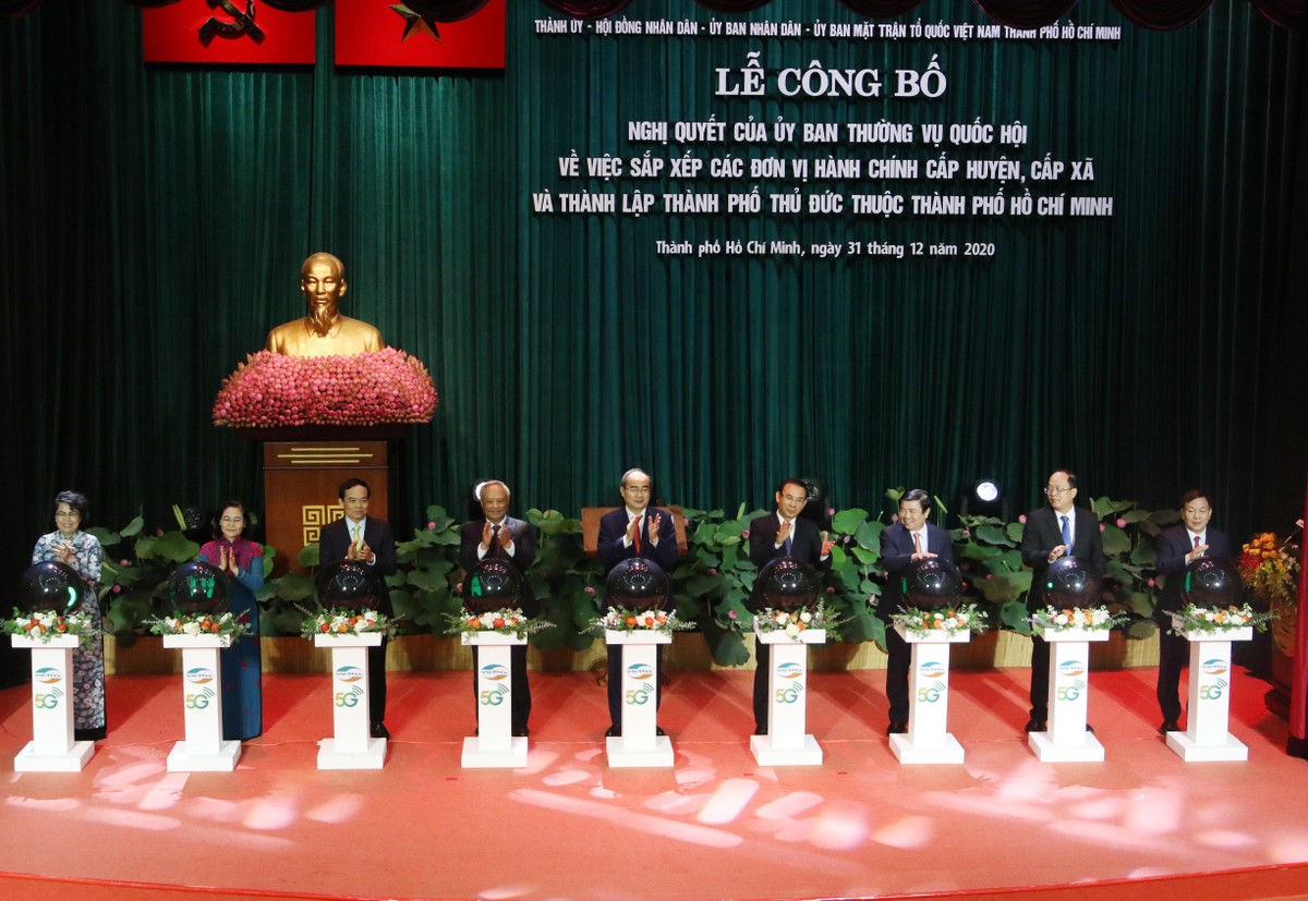 Mạng di động 5G cũng chính thức được khai trương tại thành phố Thủ Đức.