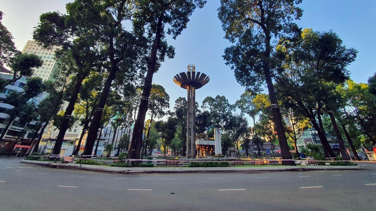 Quang cảnh khu vực Hồ Con Rùa (quận 3)