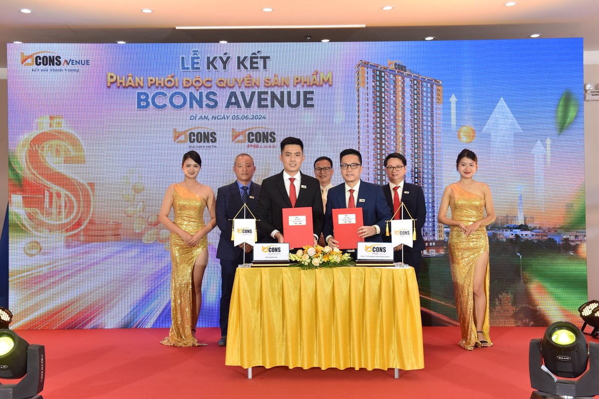 Lãnh đạo Bcons PS ký kết cùng đại diện Tập đoàn Bcons để phân phối sản phẩm căn hộ Bcons Avenue. Lãnh đạo Bcons PS ký kết cùng đại diện Tập đoàn Bcons để phân phối sản phẩm căn hộ Bcons Avenue.