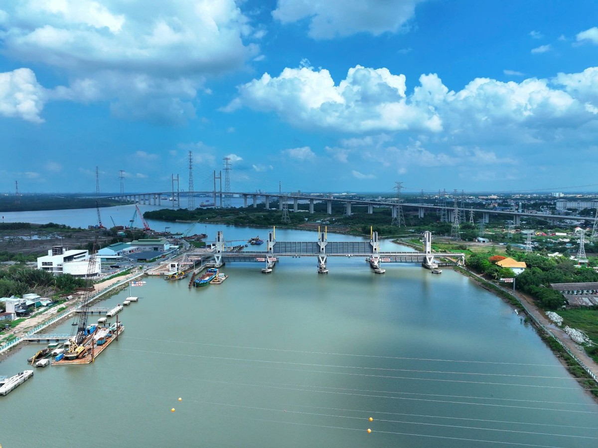Dự án giải quyết ngập do triều khu vực TPHCM có xét đến yếu tố biến đổi khí hậu (hay còn được gọi là dự án chống ngập 10.000 tỷ đồng) tại TP.HCM. Ảnh: Việt Dũng Dự án giải quyết ngập do triều khu vực TPHCM có xét đến yếu tố biến đổi khí hậu (hay còn được gọi là dự án chống ngập 10.000 tỷ đồng) tại TP.HCM. Ảnh: Việt Dũng