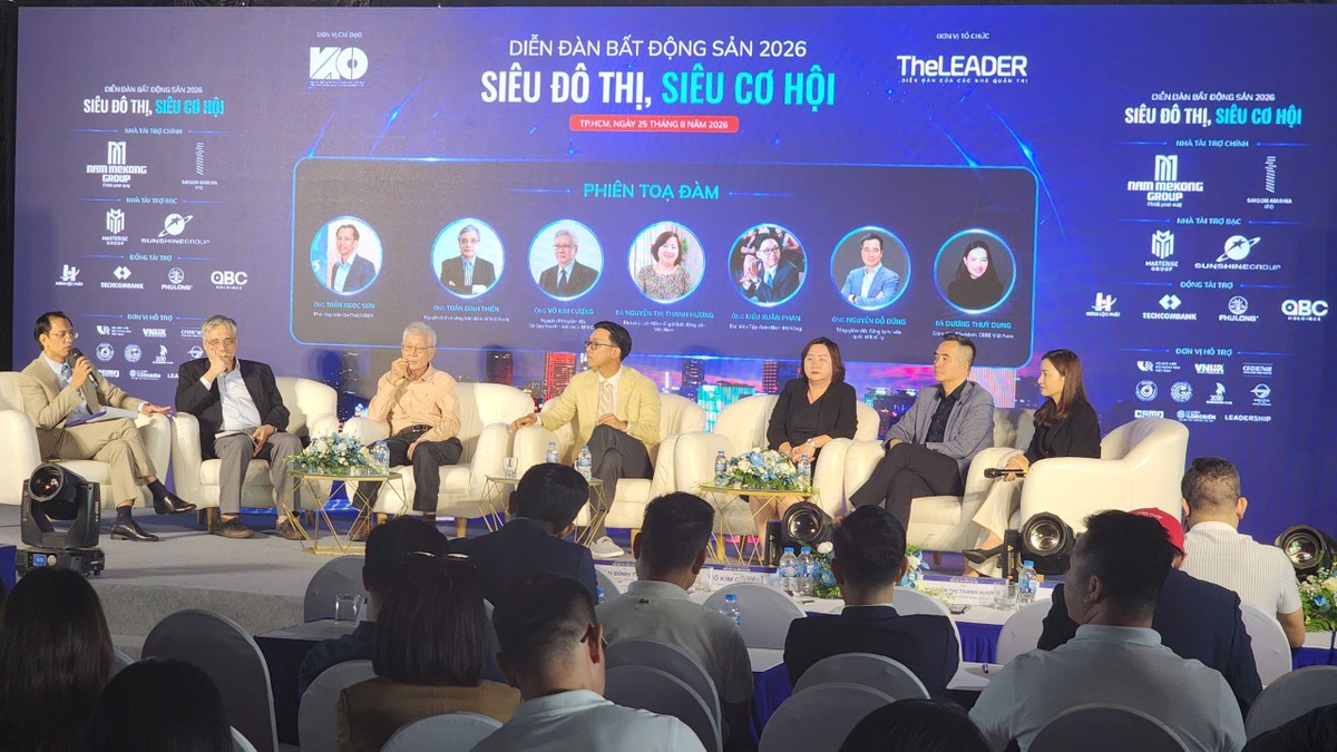 Các chuyên gia chia sẻ tại diễn đàn. (Ảnh: Việt Dũng)