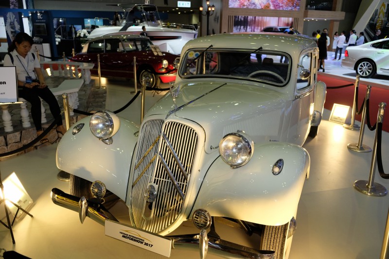 Ngắm dàn xe cổ cực độc tại triển lãm xe nhập khẩu ảnh 2