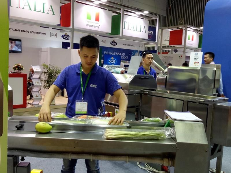 Vietnam Foodexpo 2017: Cuộc trình diễn của những sản phẩm, công nghệ mới nhất ngành thực phẩm ảnh 1