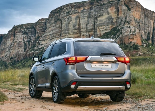 Mitsubishi Outlander 7 chỗ cạnh tranh Honda CR-V tại Việt Nam ảnh 2