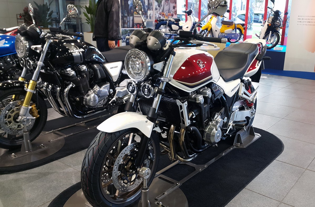 Huyền thoại Honda CB1300 2018 giá 12.000 USD ảnh 1