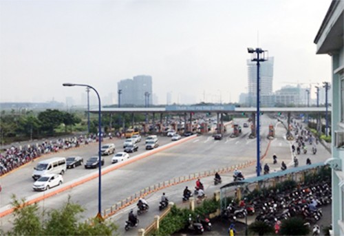 Ngăn ôtô, nhường làn cho xe máy để giảm ùn tắc hầm Thủ Thiêm ảnh 2