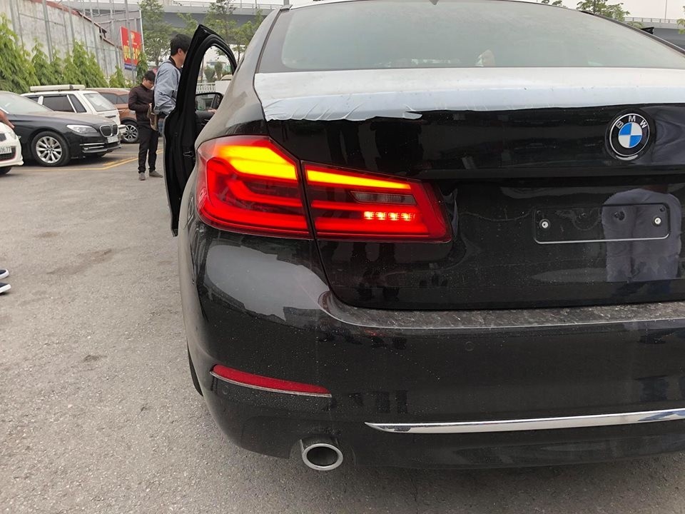 Xe sang BMW serie 5 thế hệ mới đầu tiên về Việt Nam ảnh 1