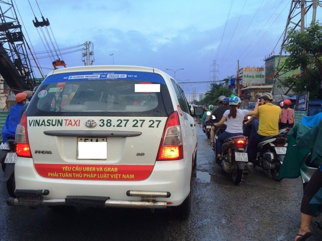 Taxi truyền thống kiến nghị dừng thí điểm “taxi công nghệ” ảnh 1