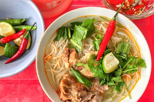 7 món ngon phải thử tại ngôi chợ lâu năm nhất Hội An ảnh 3