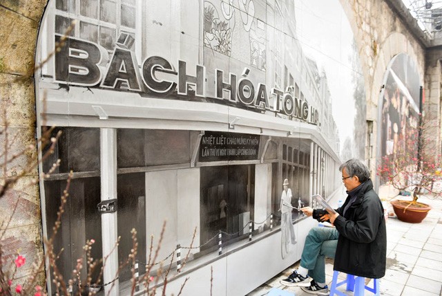 Ngắm tranh bích họa trên những vòm cầu phố Phùng Hưng ảnh 2