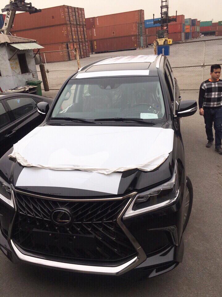 Lexus LX570 Super Sport 2018 đầu tiên về Việt Nam đón Tết ảnh 1