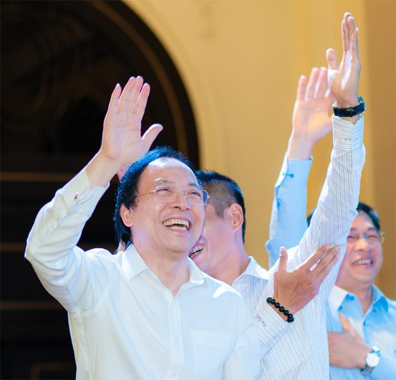 Thương vụ ngàn tỷ thót tim của ông chủ nhà băng ảnh 1