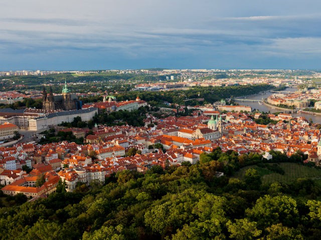 U.S News: Việt Nam không có trong 20 nước đáng đầu tư nhất năm 2018 ảnh 11