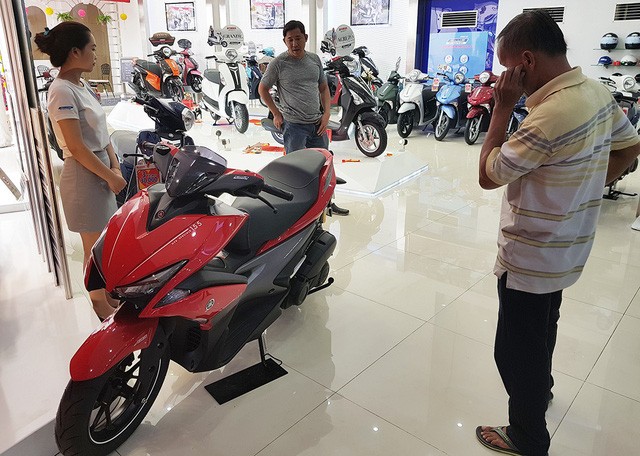 TPHCM: Hết tết, giá xe máy giảm mạnh ảnh 1