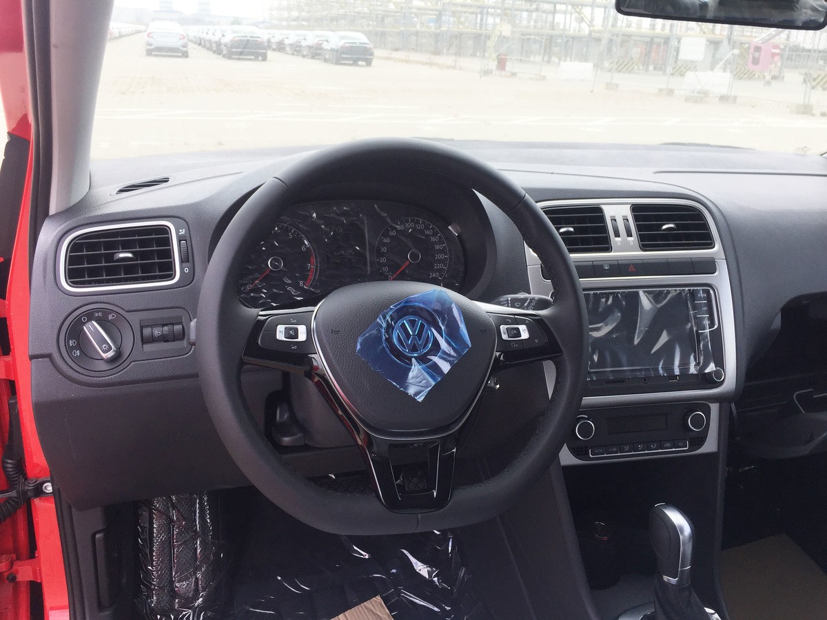 Volkswagen Cross Polo về Việt Nam giá 725 triệu - đối thủ mới của Ford EcoSport ảnh 3