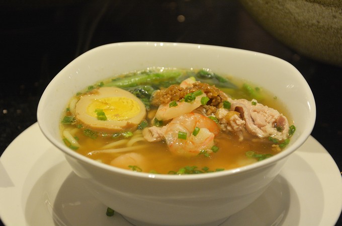 Đầu bếp Đài Loan mang trứng đúc hàu, mì, xôi cua đến Hà Nội ảnh 3