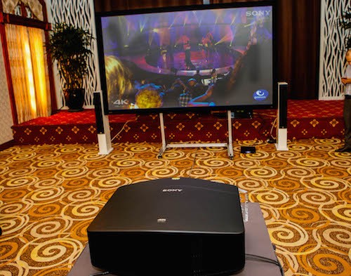 Máy chiếu laser 4K giá hơn 500 triệu đồng của Sony ảnh 1