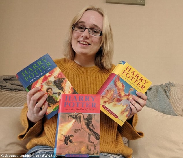 Đi mua sách cũ giá rẻ, bất ngờ nhận “món hời” gấp… 6.666 lần ảnh 1