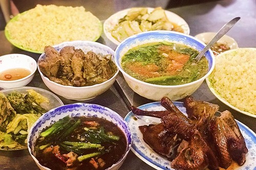 Những quán cơm gà đắt khách quanh khu trung tâm Hà Nội ảnh 2