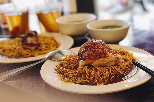 Những quán cơm gà đắt khách quanh khu trung tâm Hà Nội ảnh 3