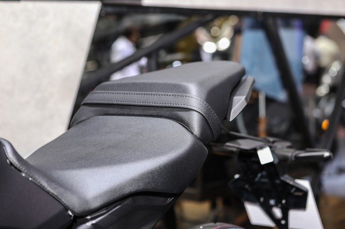 Honda CB300R 2018 giá từ 4.800 USD tại Thái Lan ảnh 5