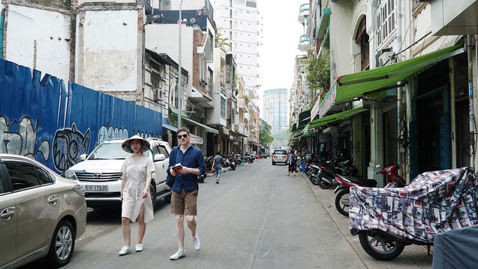 Con đường đồ cổ hơn nửa thế kỷ ở Sài Gòn ảnh 10