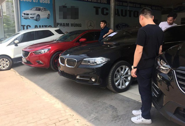 Ôm xe “lướt”, ông chủ buôn ô tô cũ dính đòn đau ảnh 1