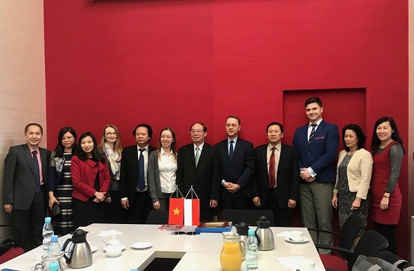 Khảo sát về thực hiện chính sách BHXH, BHYT tại Thụy Điển, Ba Lan, Hungary ảnh 1