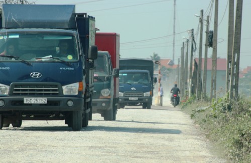 Người dân tự dựng barie thu phí ôtô trên đường liên xã ở Hải Phòng ảnh 1