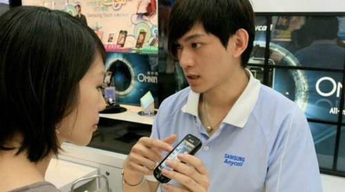 5 'chiêu' tiếp thị của nhân viên bán điện thoại di động ảnh 1