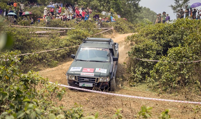 Bán tải Việt tranh tài off-road mừng sinh nhật ở Hà Nội ảnh 1
