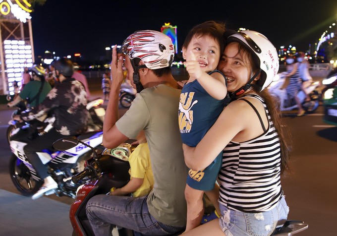 Hàng nghìn người hòa vào Carnaval đường phố ảnh 9