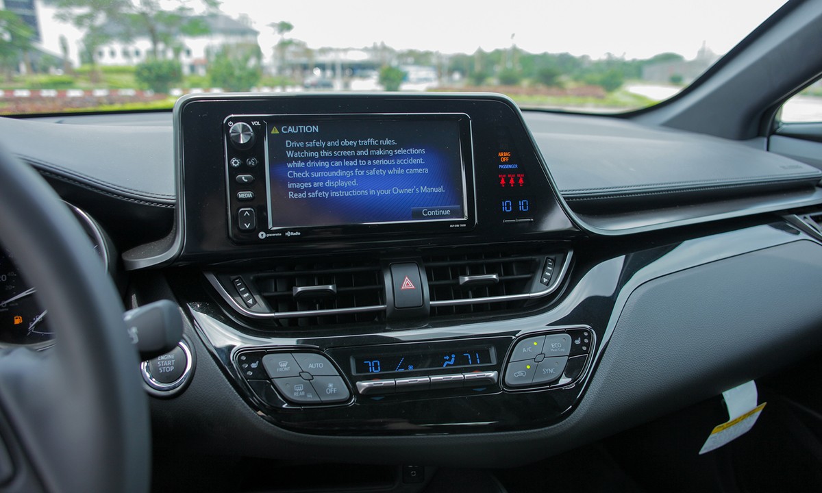 Toyota C-HR 2018 màu lạ về Việt Nam ảnh 3