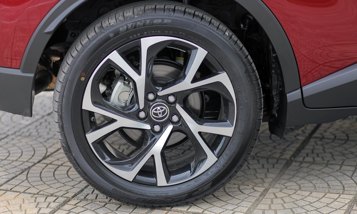 Toyota C-HR 2018 màu lạ về Việt Nam ảnh 4