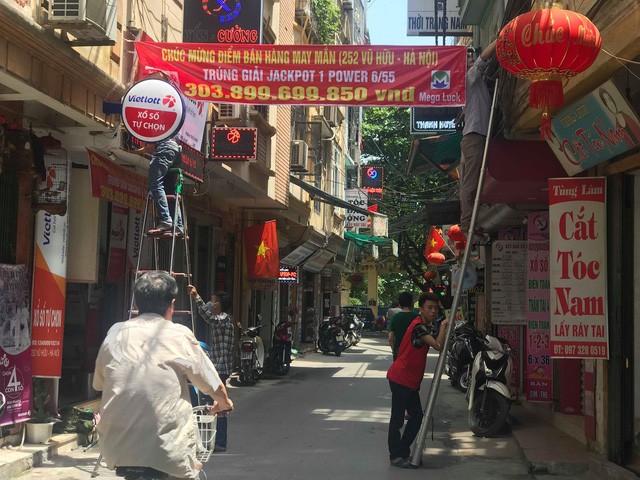 Vé trúng giải Vietlott 300 tỷ đồng đã tan...trong máy giặt hoặc ở một...sọt rác? ảnh 1