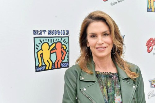 Sáu cách kiếm tiền thời đại học của những người nổi tiếng ảnh 3