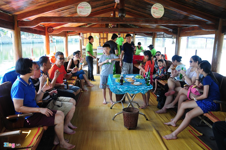 Trải nghiệm độc đáo xuyên rừng dừa nước giữa phố cổ Hội An ảnh 5