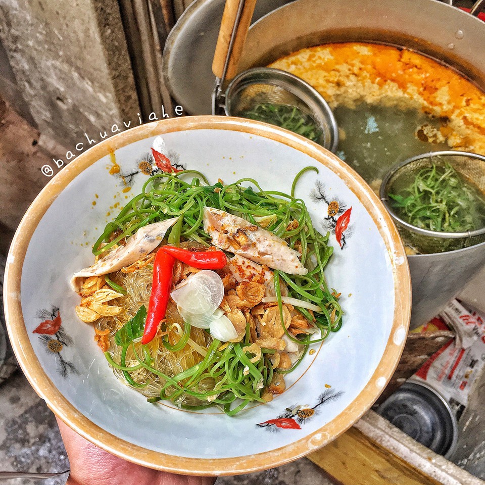 7 quán bún, miến trộn ngon rẻ cho trưa hè oi ả ảnh 1