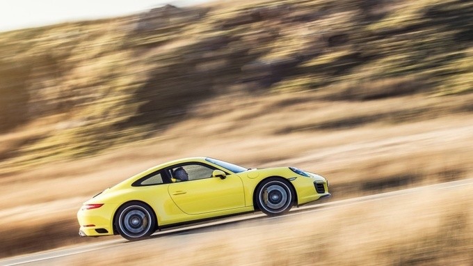 Những mẫu ôtô khách mua chủ yếu 'để ngắm' tại Mỹ ảnh 2