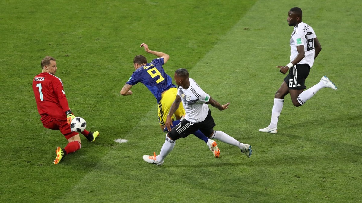 Đức 2-1 Thụy Điển: Mồ hôi, máu và bản lĩnh! ảnh 2