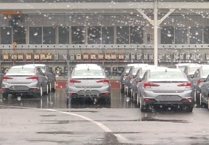 Hyundai Elantra 2019 - sedan thiết kế thể thao sắp ra mắt ảnh 2