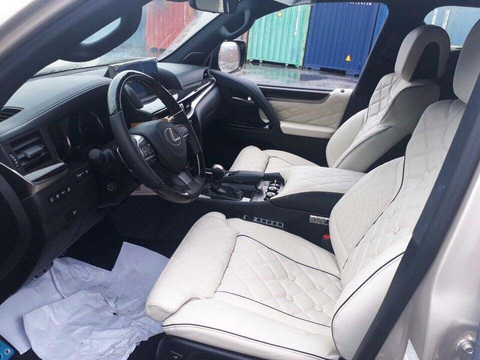 Lexus LX570 bản 4 chỗ giá gần 11 tỷ đầu tiên về Việt Nam ảnh 2