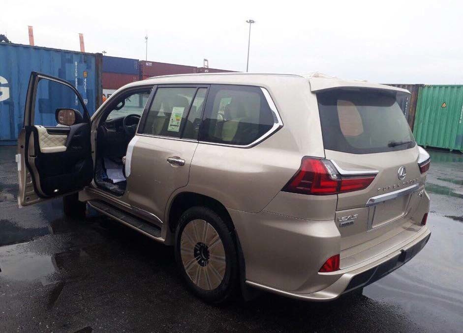Lexus LX570 bản 4 chỗ giá gần 11 tỷ đầu tiên về Việt Nam ảnh 3