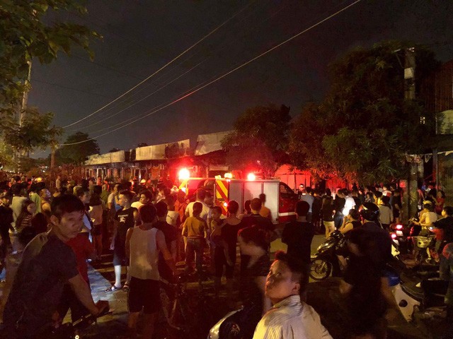 Hà Nội: Cháy lớn xảy ra tại 4 cửa hàng ở khu tái định cư ảnh 1