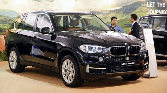 BMW, Mercedes giảm giá 50%: Điều quyết định đang đươc mong chờ ảnh 1