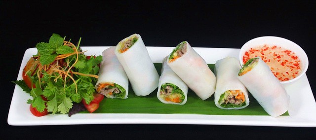 Những món ăn bán đầy vỉa hè Việt bất ngờ “nổi danh” trên báo Tây ảnh 5