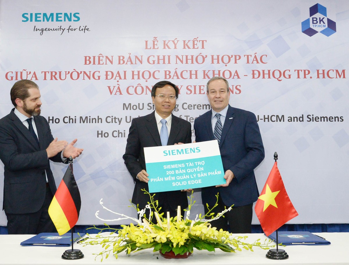 Siemens hỗ trợ Đại học Bách khoa TP.HCM phát triển phòng thí nghiệm công nghiệp 4.0 ảnh 1