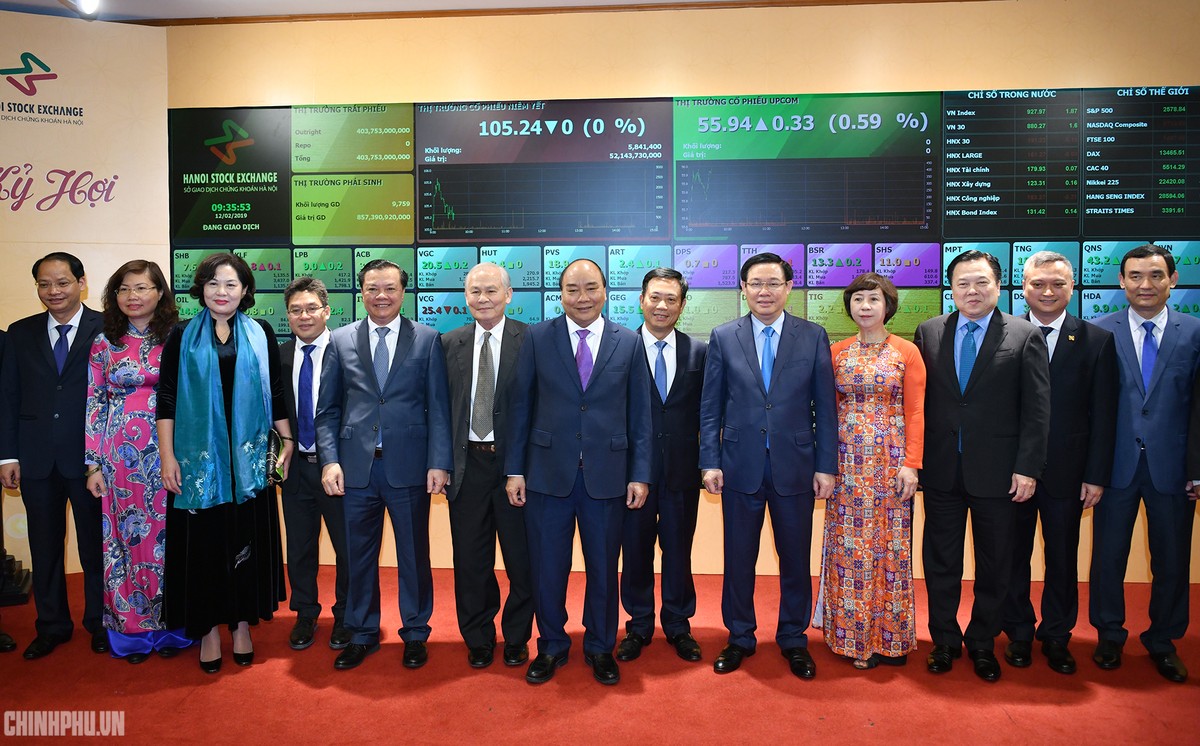 Đánh cồng phiên giao dịch đầu xuân, Thủ tướng nhắn nhủ thay đổi tư duy chứng khoán ảnh 3