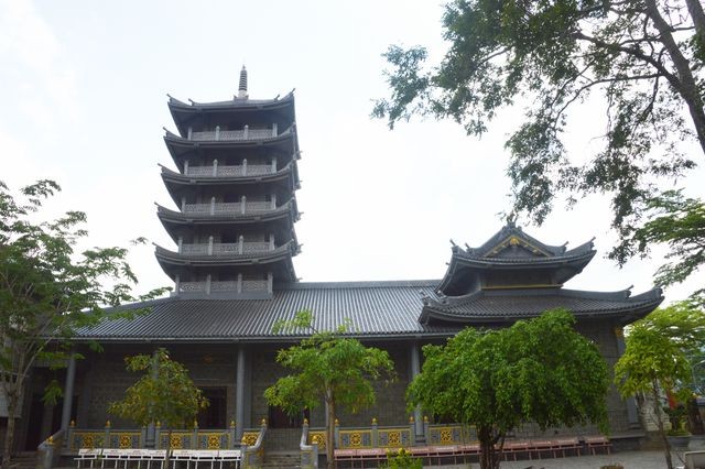 Độc đáo chùa xây bằng đá nguyên khối ở Sóc Trăng ảnh 5